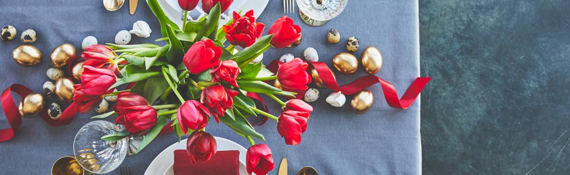 Velikonočnímu stolu sluší tradiční i moderní výzdoba