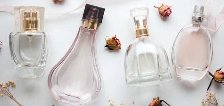 Lahvičky od parfémů nevyhazujte, dají se využít zajímavými způsoby